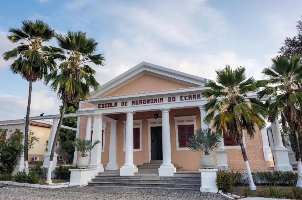 Foto da fachada do Centro de Ciências Agrárias da UFC, em Fortaleza