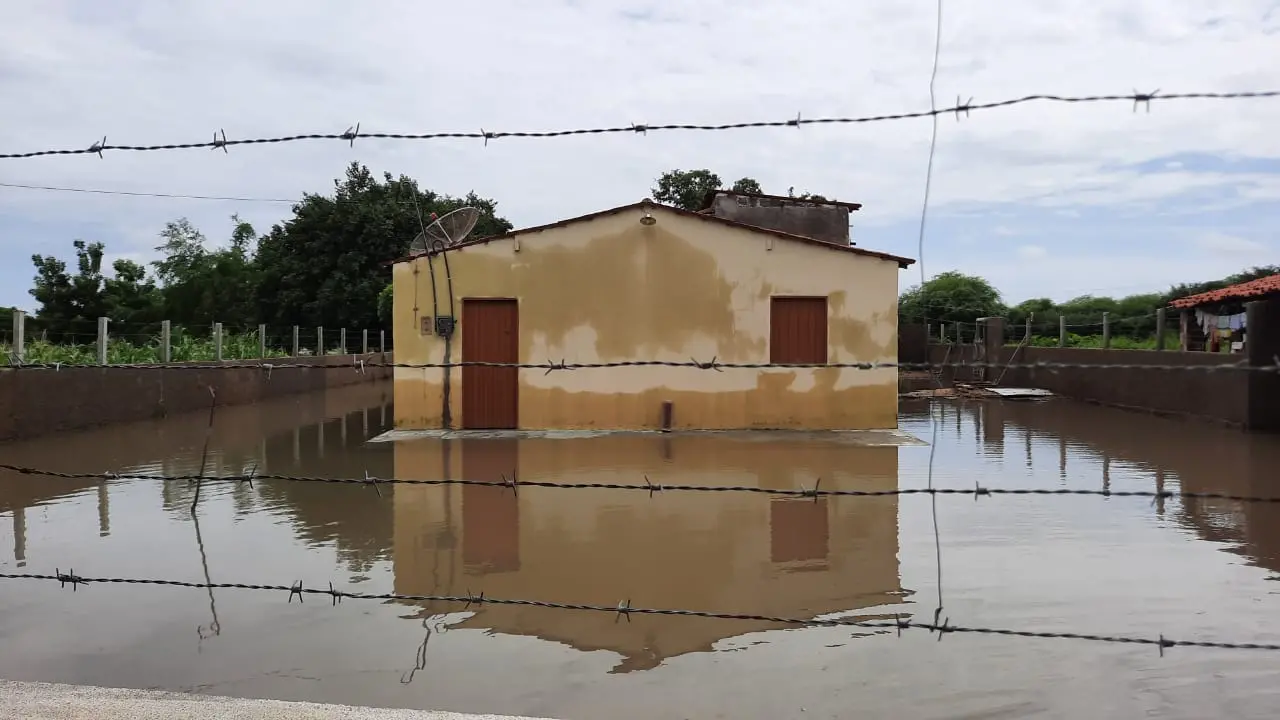 Casas ficaram alagadas em Iguatu