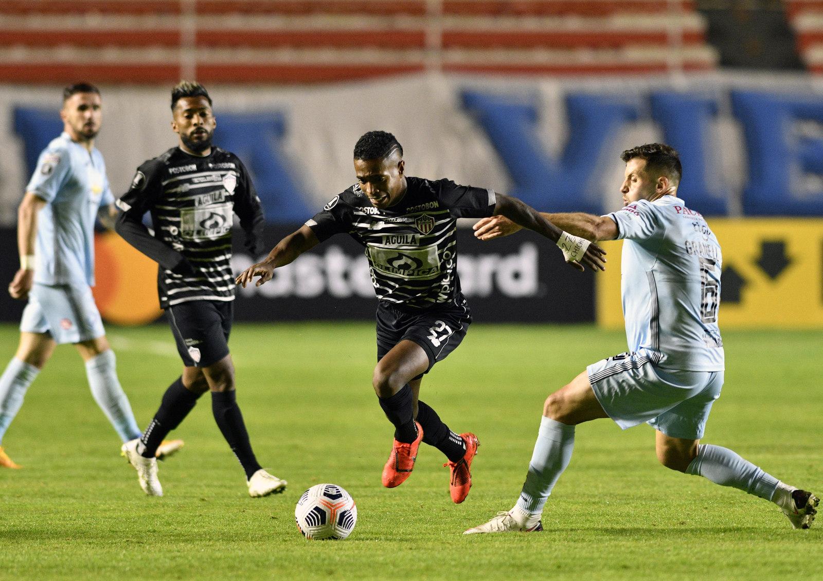 Bolívar vence Junior Barranquilla em casa e larga na frente por vaga na  fase de grupos da Libertadores, libertadores