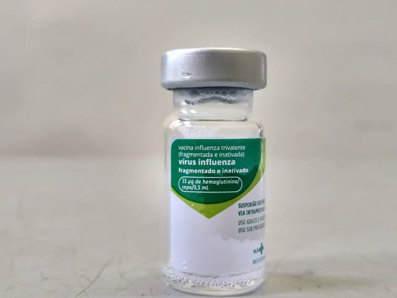 Frasco da vacina contra a gripe