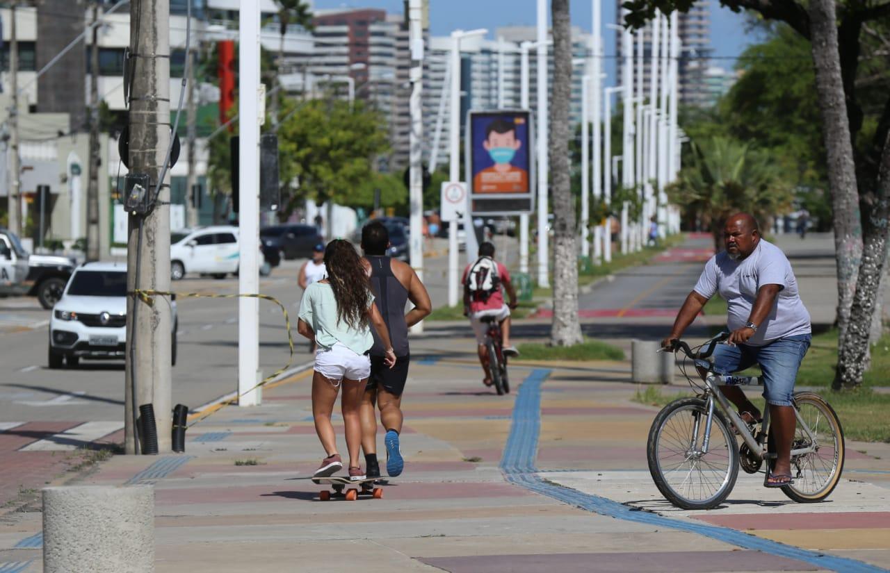 No início da manhã, o movimento era de pessoas correndo e andando de bicicleta na Beira Mar