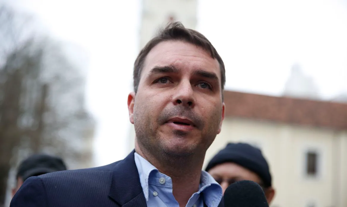 Senador recebeu atendimento médico em UPA