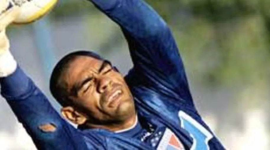 Goleiro Albérico defendendo as cores do Tricolor em 2005