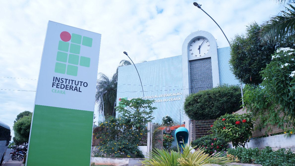 Fachada do IFCE