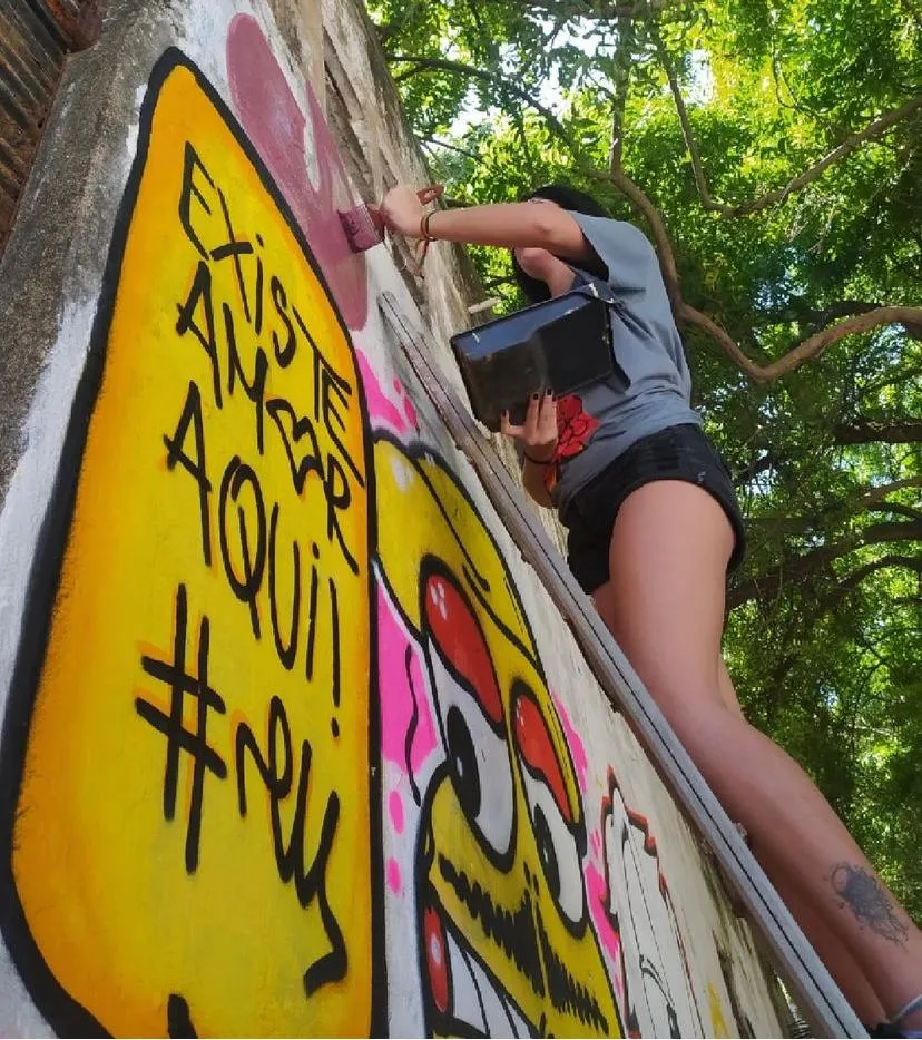 Intervenção urbana feita pela grafiteira na Capital