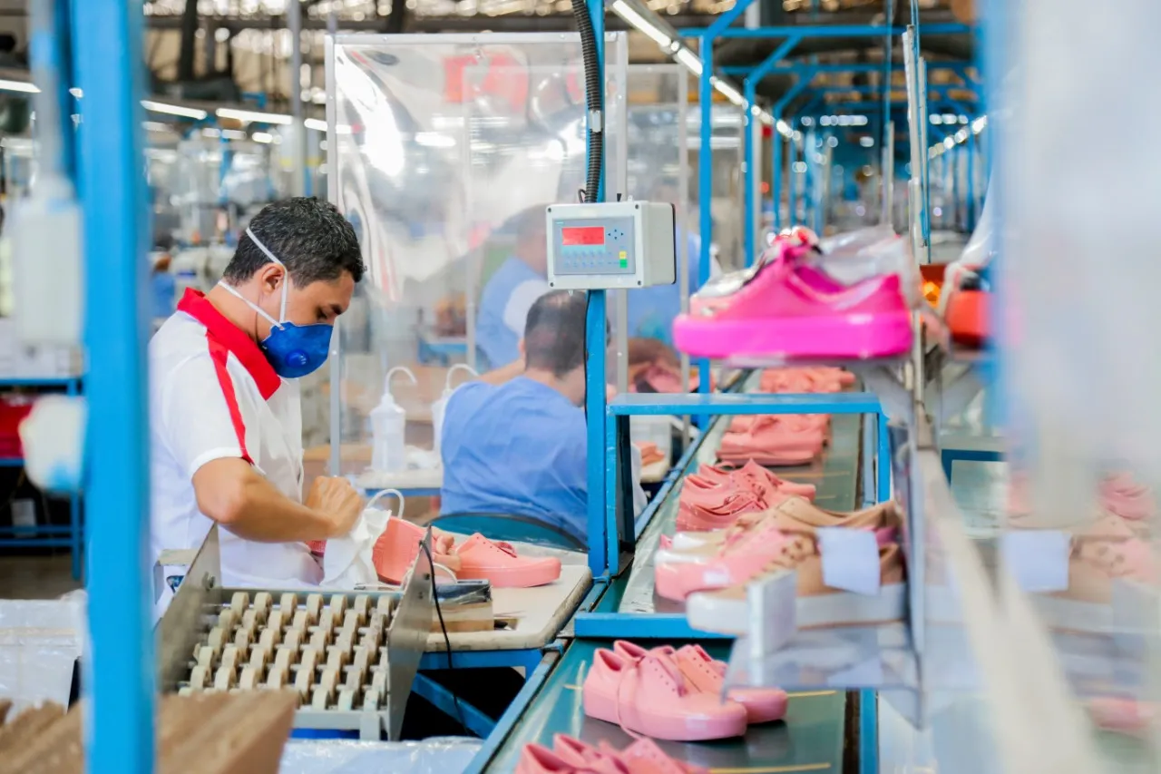 Governo prepara proposta de reprogramação de cadeias de produção de calçados, couro, têxtil e confecções para que se tornem mais competitivas