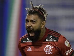 Atacante Gabigol, do Flamengo, comemora gol marcado