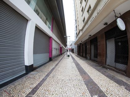 Lojas do Centro de Fortaleza fechadas em abril de 2021