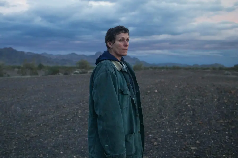 Frances McDormand em Nomadland, que ganhou a estatueta de Melhor Filme no Oscar 2021.