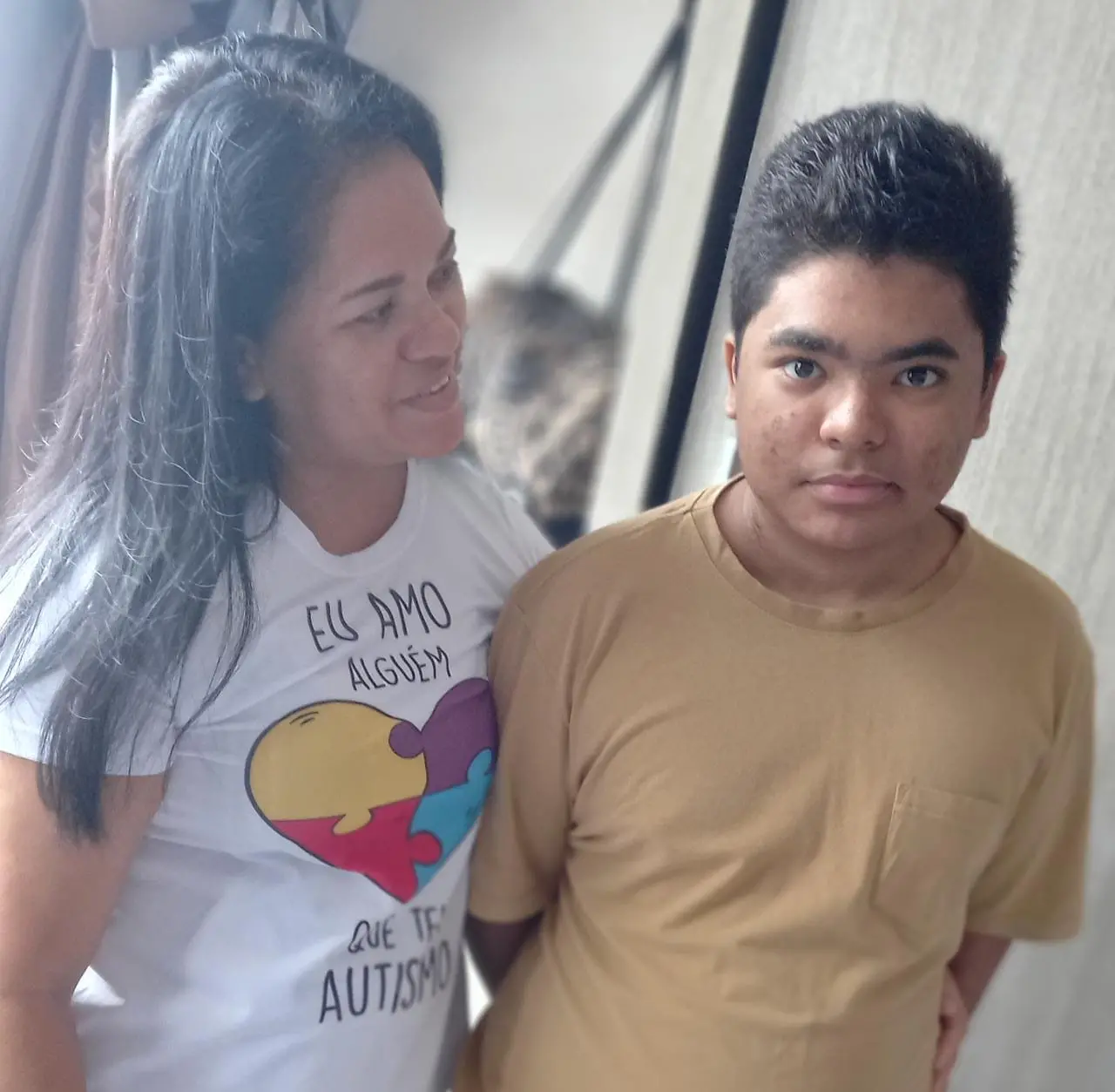 Francisco Miguel, 14, filho da Andrea, 40, tem transtorno do espectro do autismo. Ele estuda numa escola da rede pública de Fortaleza.