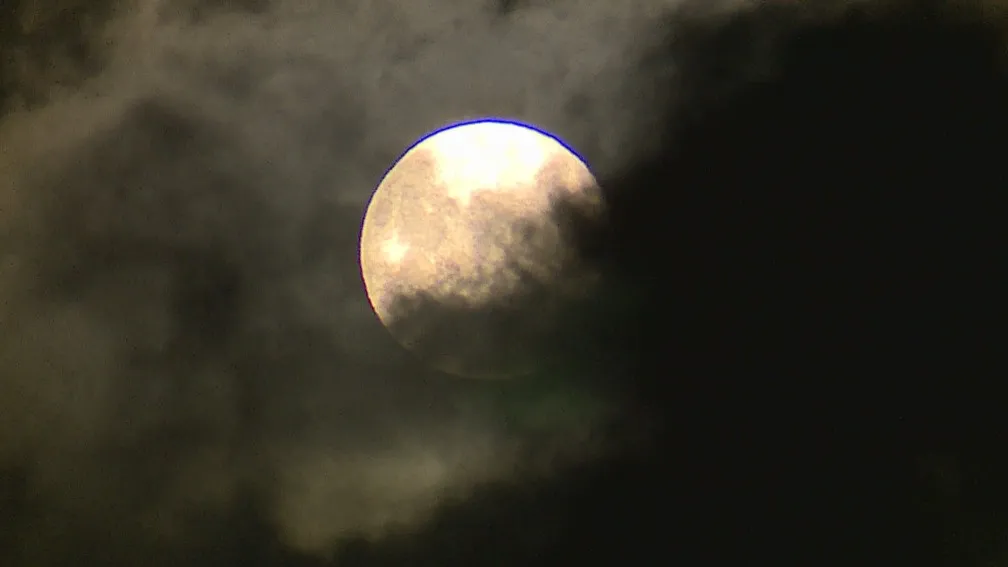 Superlua iluminando o céu do Rio Grande do Sul, nesta segunda (27)