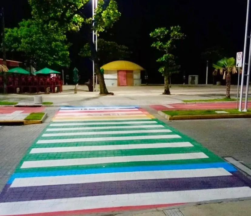 Avenida Beira-Mar com a Rua José Napoleão, no Meireles