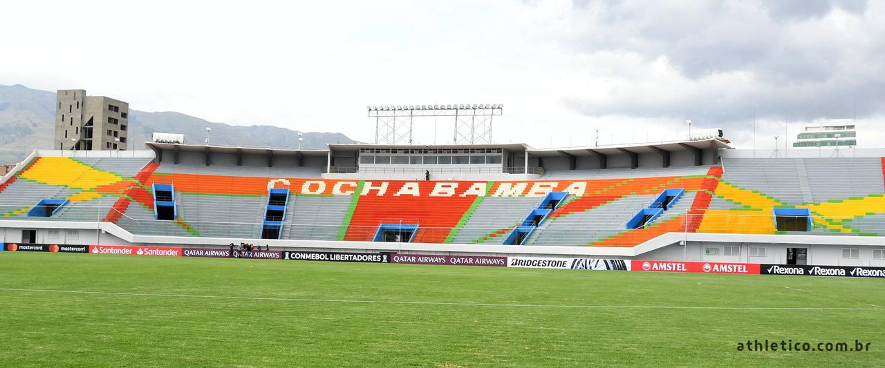 Imagem aberta do estádio Félix Capriles