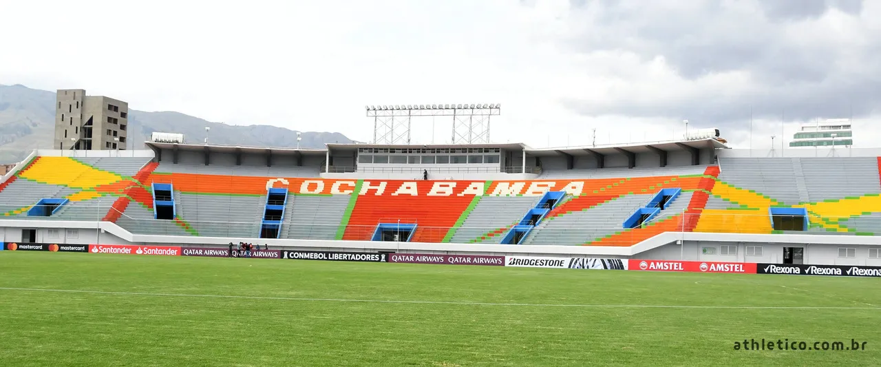 O Félix Capriles fica localizado em Cochabamba, na Bolívia