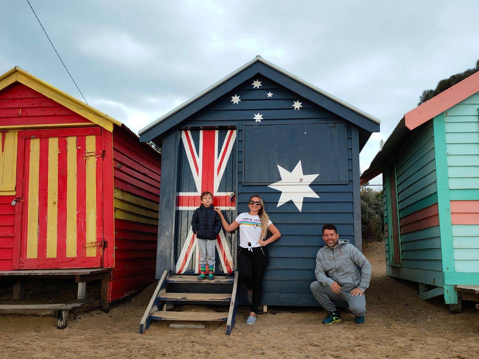 A cearense Liane Peixoto com a família na Austrália