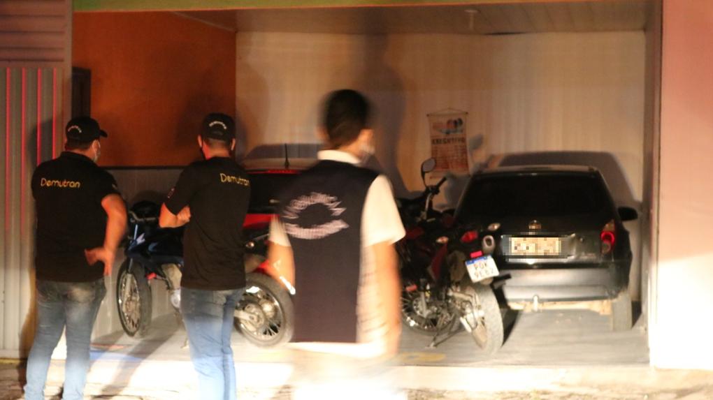 Polícia encerra festa em quartos de pousada, em Orós, no Ceará, e leva hóspedes pra delegacia