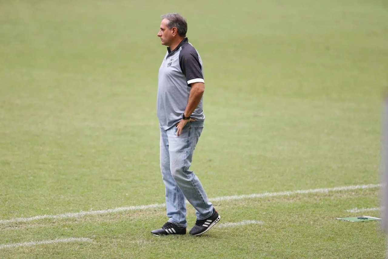 Daniel Azambuja integrava a comissão técnica permanente do Ceará