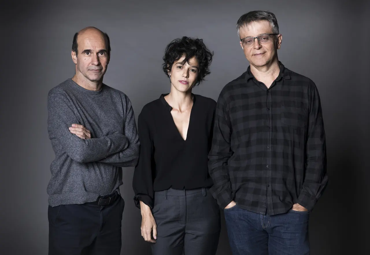 George Moura (roteirista), Luísa Lima (direção artística ) e Sergio Goldenberg (roteirista)