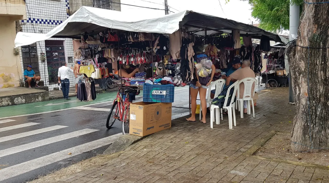 Feira do Conjunto São Francisco, na Avenida Mozart Lucena