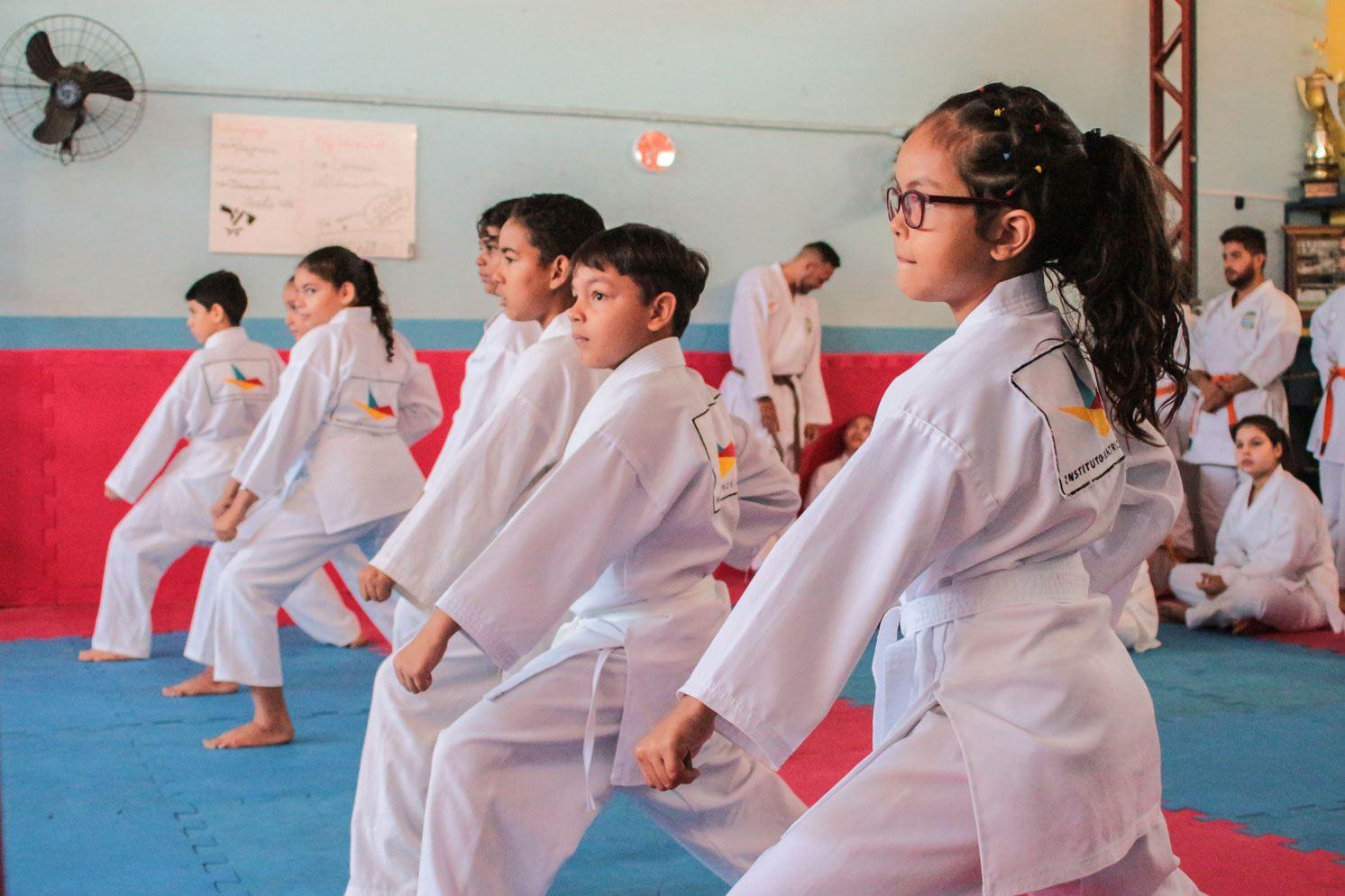 Programa de Karatê Bushi No Te  tem como missão associar a prática das artes marciais a valores como autonomia, inclusão social e cidadania