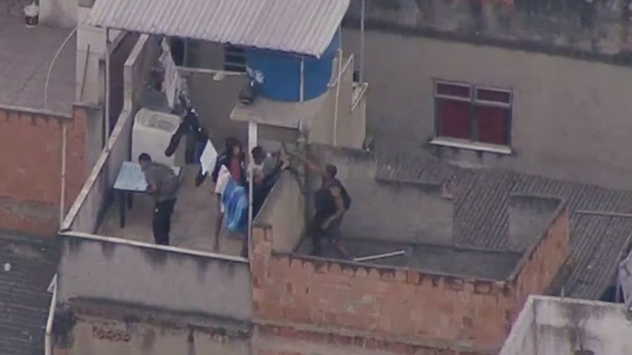 tiroteio no Jacarezinho deixa policial civil morto