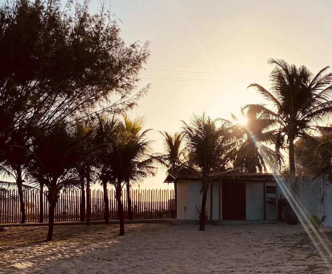 Um dos lados da área externa da casa de Fernando Fernandes, em Taíba