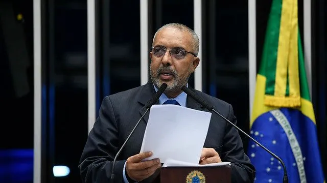 Em 2020, Paim propôs o projeto de lei nº 3657, que criava a medida, mas que não chegou a ser votado no senado