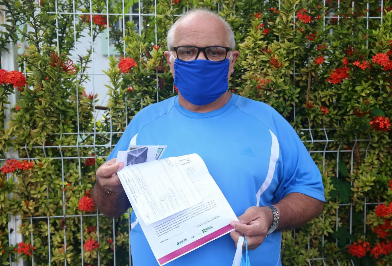 Marcelo, 57, é diabético e antecipou a busca pelo atestado médico antes de ter a vacinação agendada