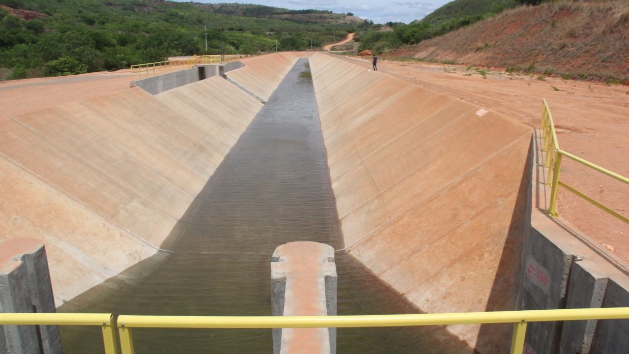 Canal de Transposição das águas do rio São Francisco, em Missão Velha, no Ceará