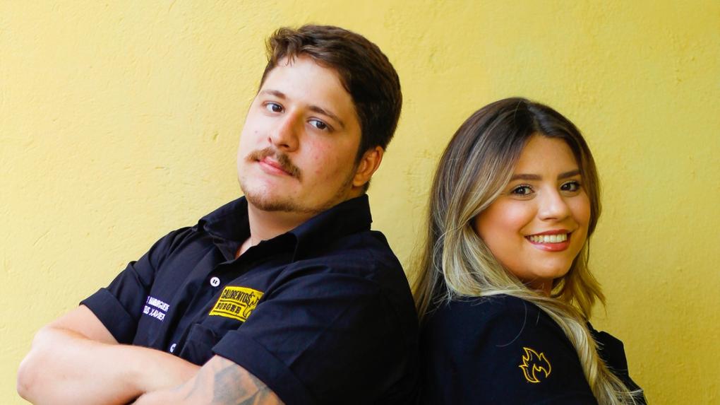 Casal de estudantes investem na Hamburgueria Calorentos Burguer durante a pandemia de Covid-19 em Fortaleza