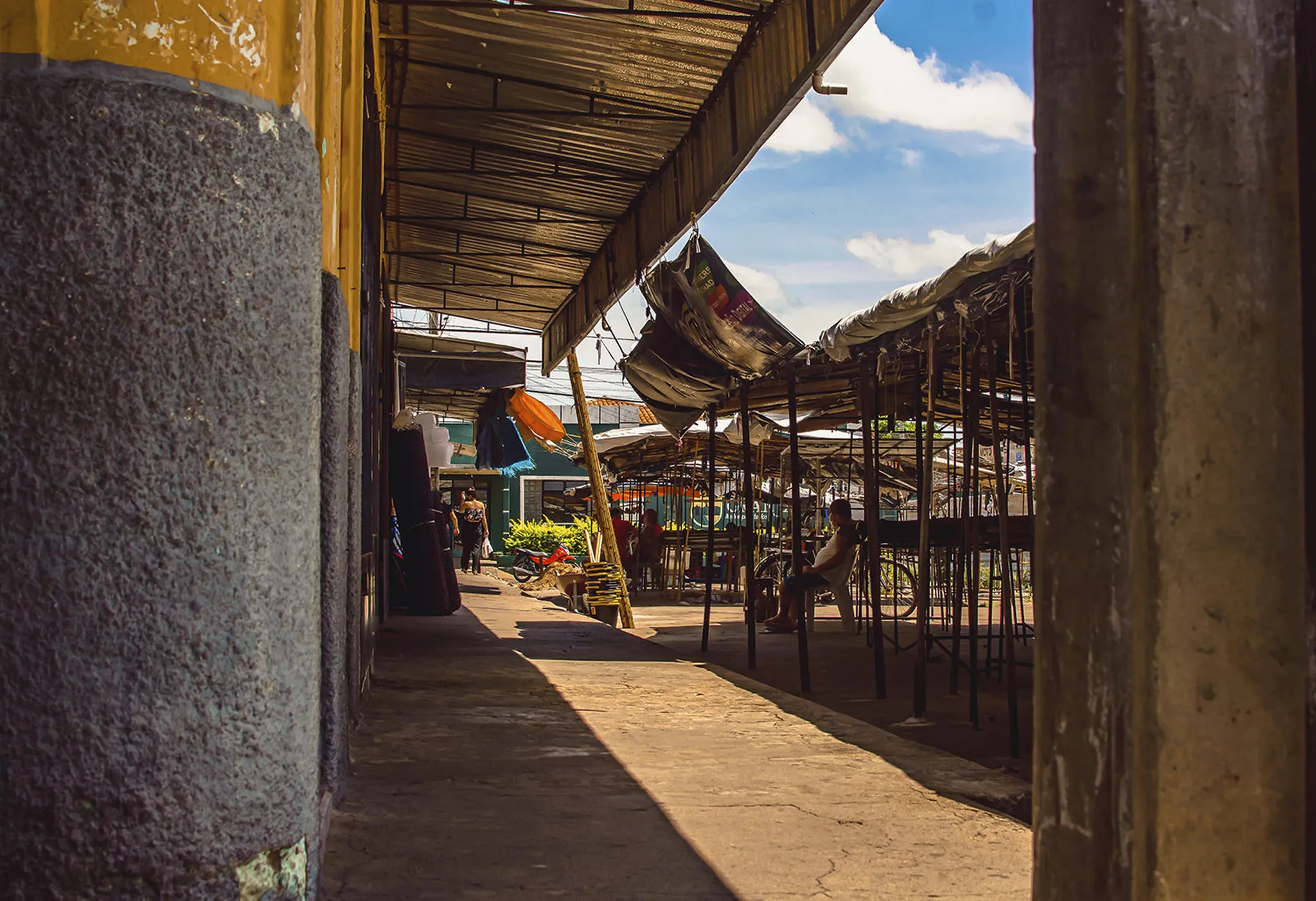 Sem movimentação, as fotos registram um momento histórico do mercado secular