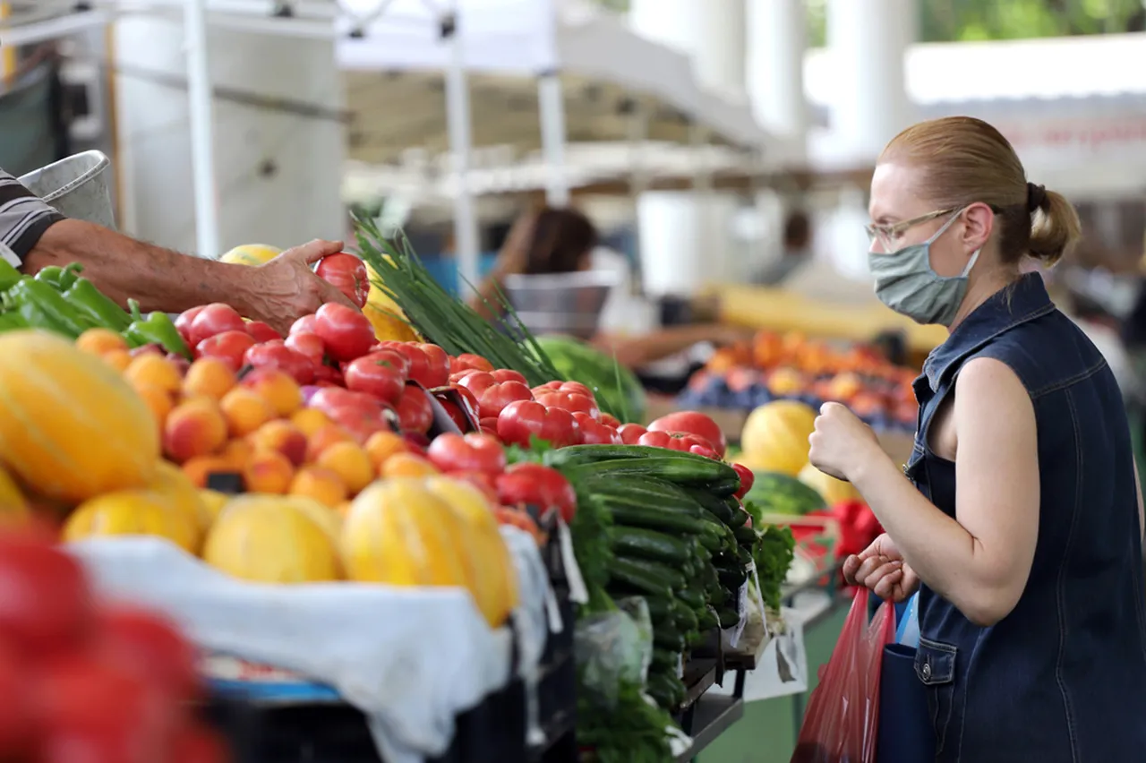 Segundo Barcelos, alta margem de preços em supermercados e cultura alimentar brasileira são obstáculos para os fruticultores no mercado nacional