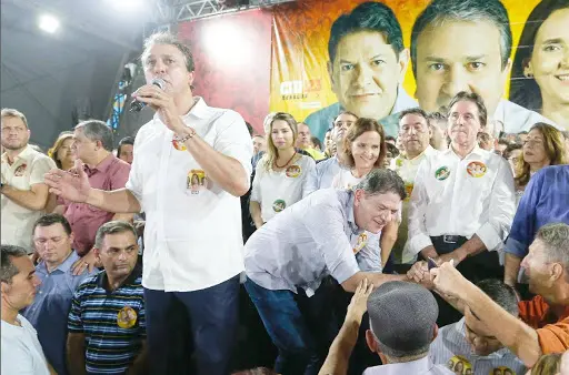 Camilo Santana na inauguração de comitê de campanha em 2018