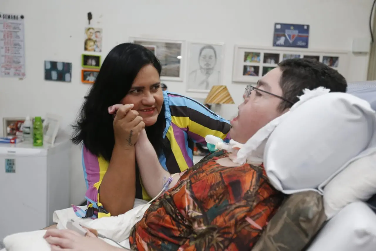 Lucas e Fátima lutam contra a doença degenerativa há quase duas décadas