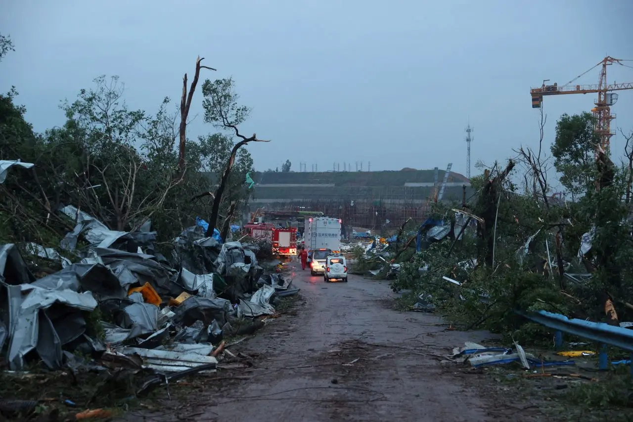 Imagem da notícia Dois tornados na China provocam ao menos 12 mortes e ferem mais de 300 pessoas