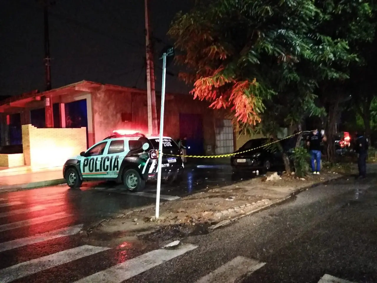 Imagem da notícia Passageiro é morto, e motorista de aplicativo é baleado no bairro José Walter 