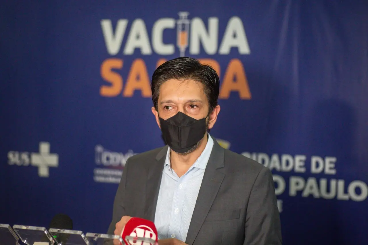 ricardo nunes durante entrevista coletiva