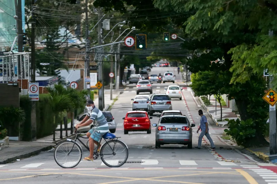 Movimentação em via do bairro Aldeota durante a pandemia.