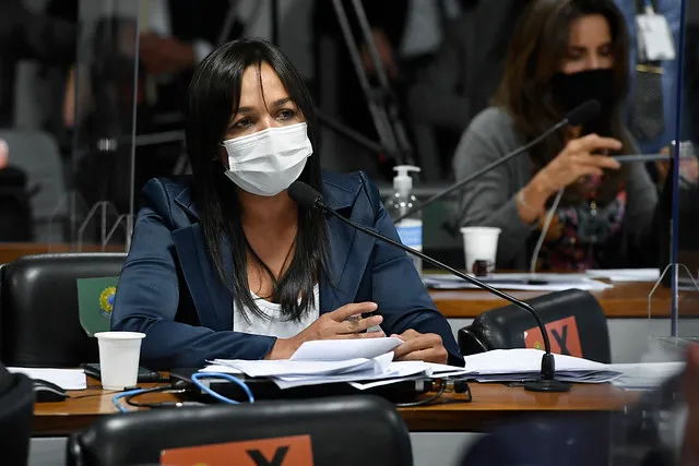 Senadora Eliziane Gama apresentou provas ao expor 