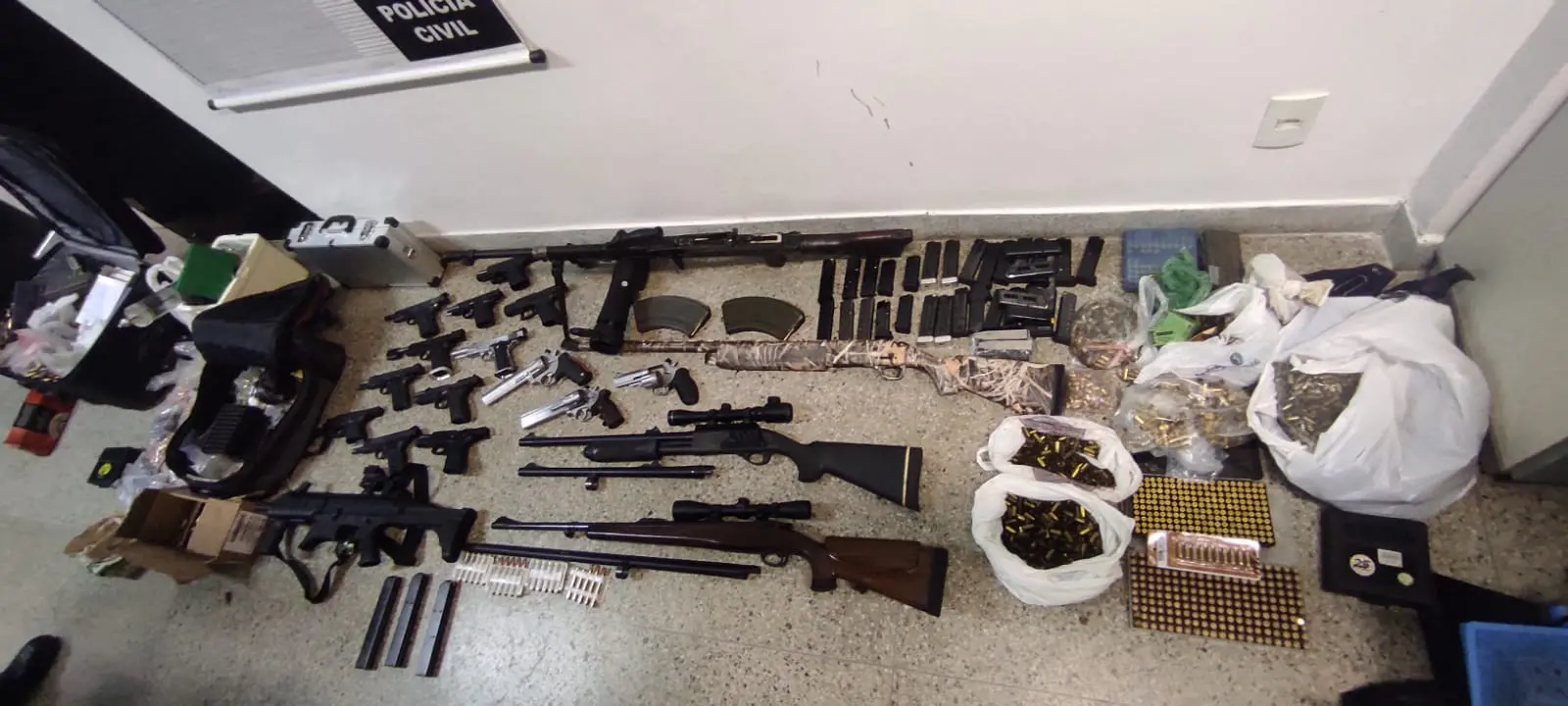 Armas apreendidas em apartamento no Mucuripe