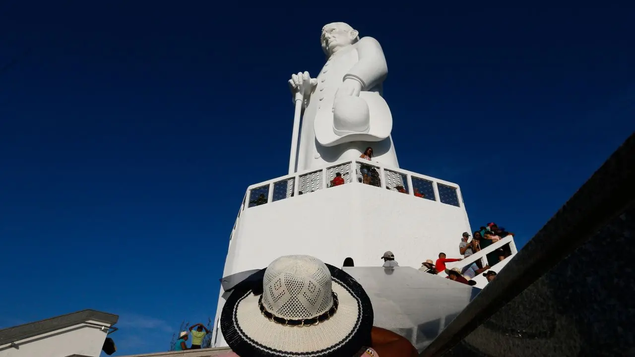 Estátua de Padre Cícero em Juazeiro do Norte