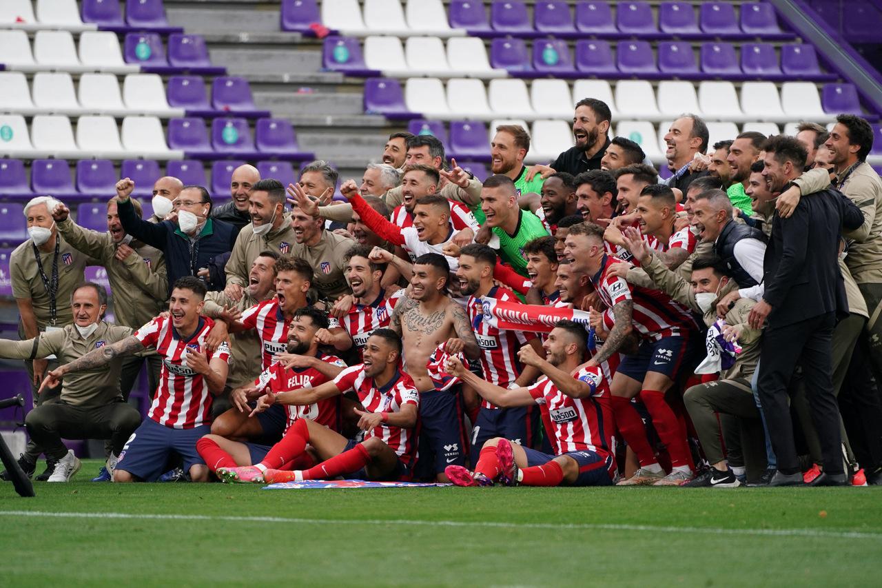 Campeão espanhol, Suárez confirma permanência do Atlético de