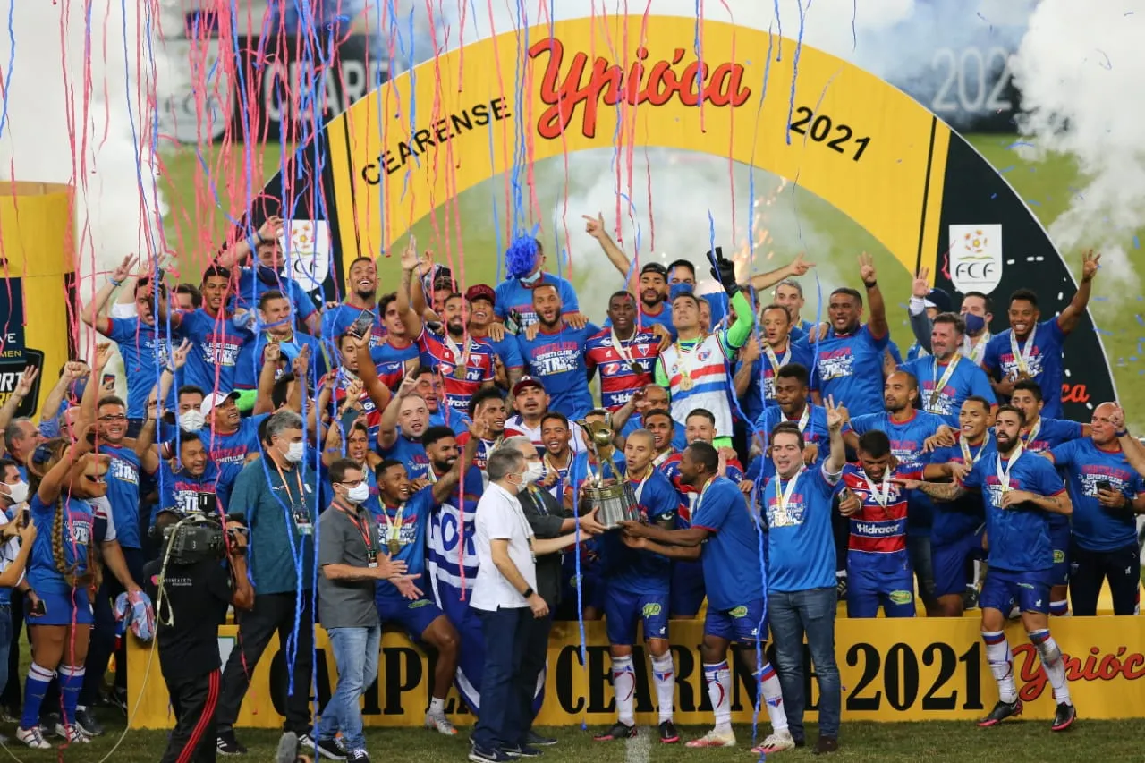 Tricolor levantou a taça hoje (23) no Castelão. Título foi conquistado de forma invicta