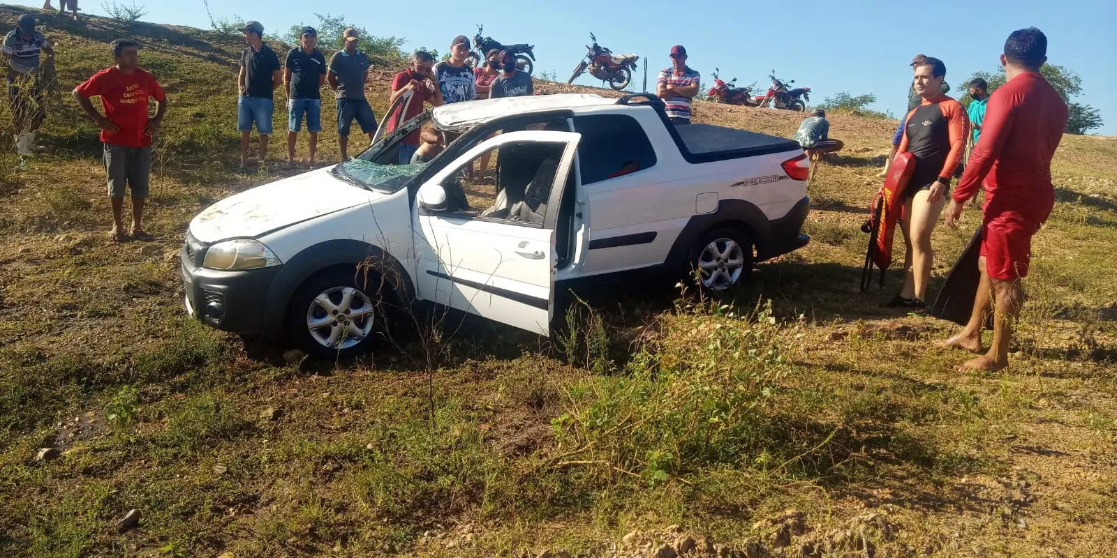 Carro caiu em açude, em Quixelô, deixando um morto