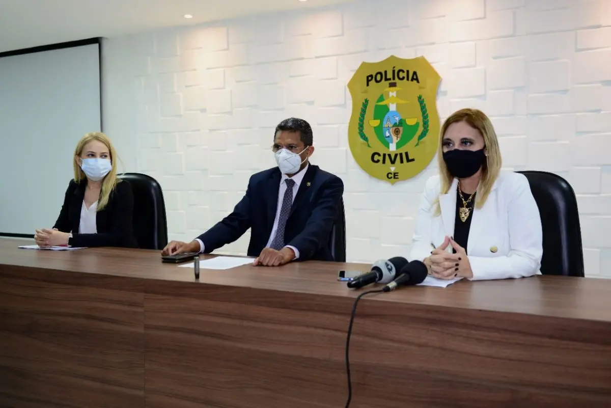 Imagem de delegados da polícia civil do ceará em coletiva sobre apreensão de adolescentes