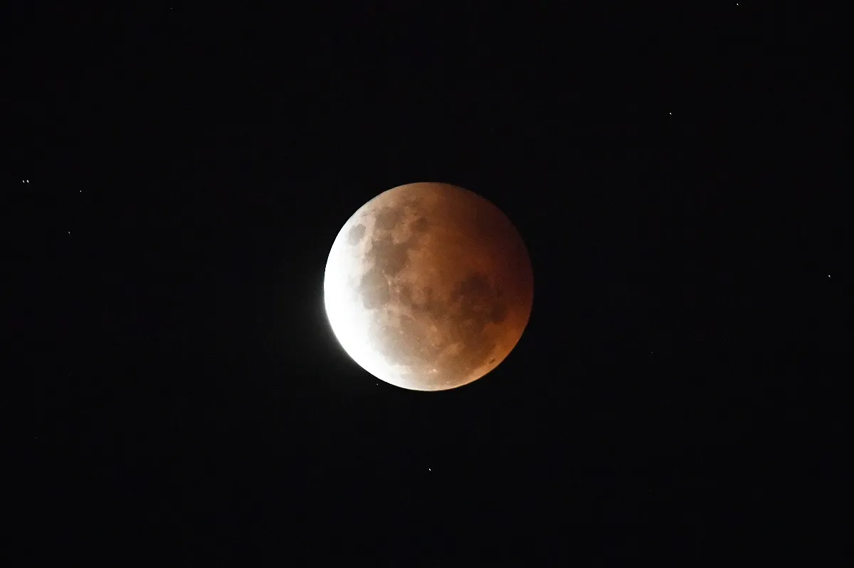 Eclipse parcial já pode ser observado na Austrália