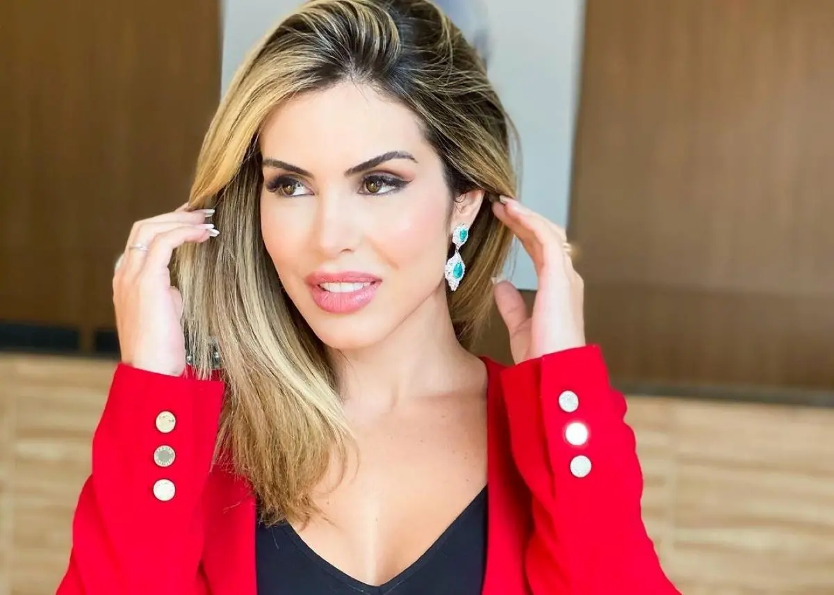 Foto retirada do instagram de mariana martins, jornalista demitida da record goiás