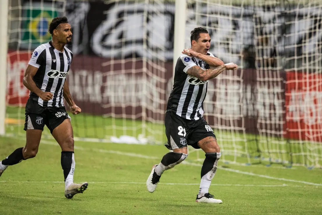 O Ceará teve grandes ídolos ao longo dos 107 anos de história, e o mais recente deles é Vina, que comandou o título da Copa do Nordeste de 2020 e a grande campanha na Série A, a melhor do clube em pontos corridos