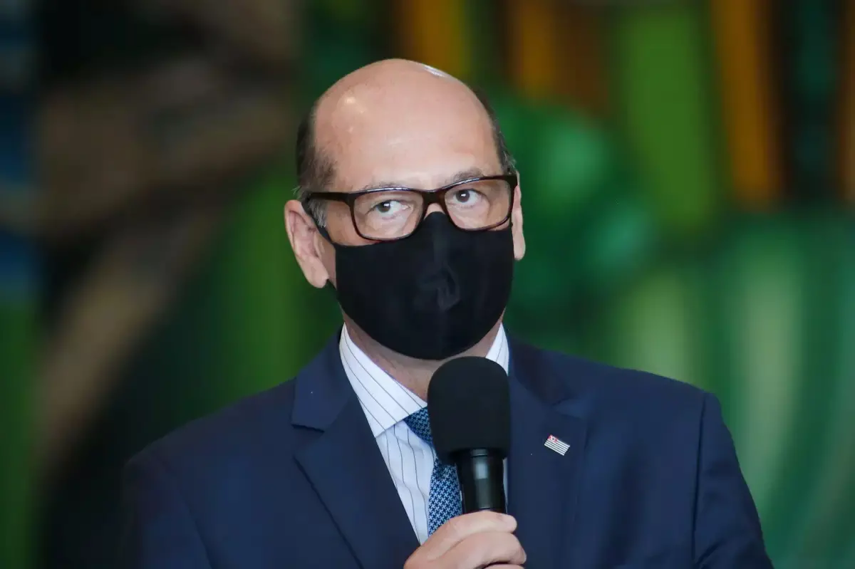 Dimas Covas diretor do Instituto Butantan