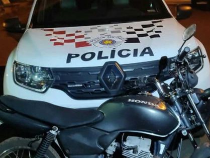 Moto furtada pelo suspeito de violência foi apreendida